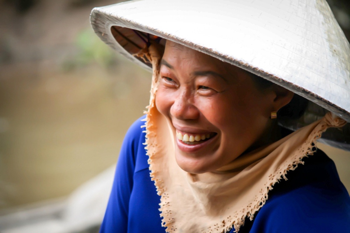 donna balinese con sorriso
