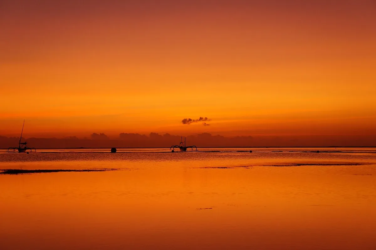 seascape, orange sky, dawn, sea, ocean, water, horizon, skyline, boats, nature, nusa dua, bali, indonesia